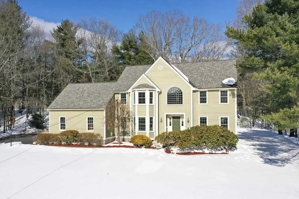 18 Bubbling Brook Rd, Franklin, MA 02038 - #1
