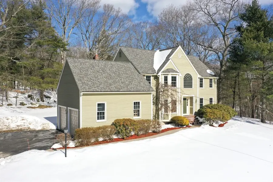 18 Bubbling Brook Rd, Franklin, MA 02038 - #2