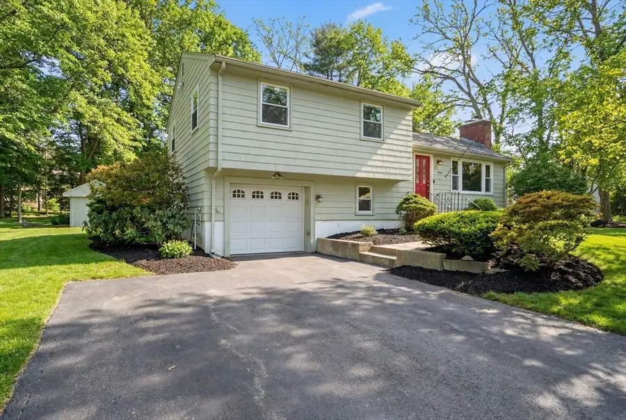 19 Lantern Ln, Chelmsford, MA 01824 - #2