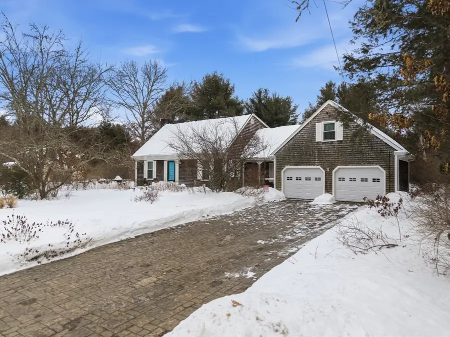 18 Wordell St, Rochester, MA 02770 - #2