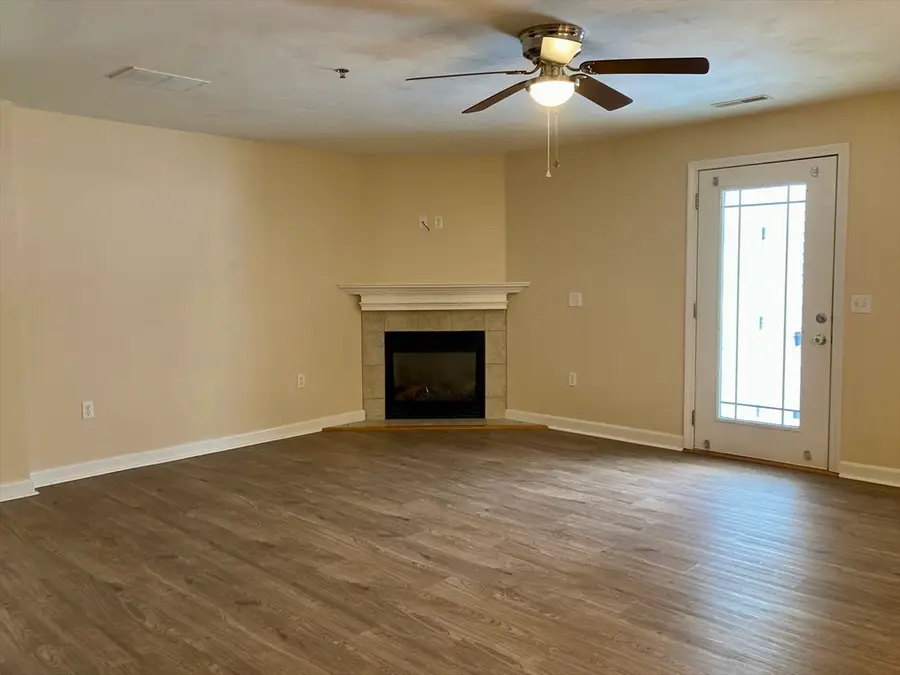 216 Reservoir St #107, Holden, MA 01520 - #3