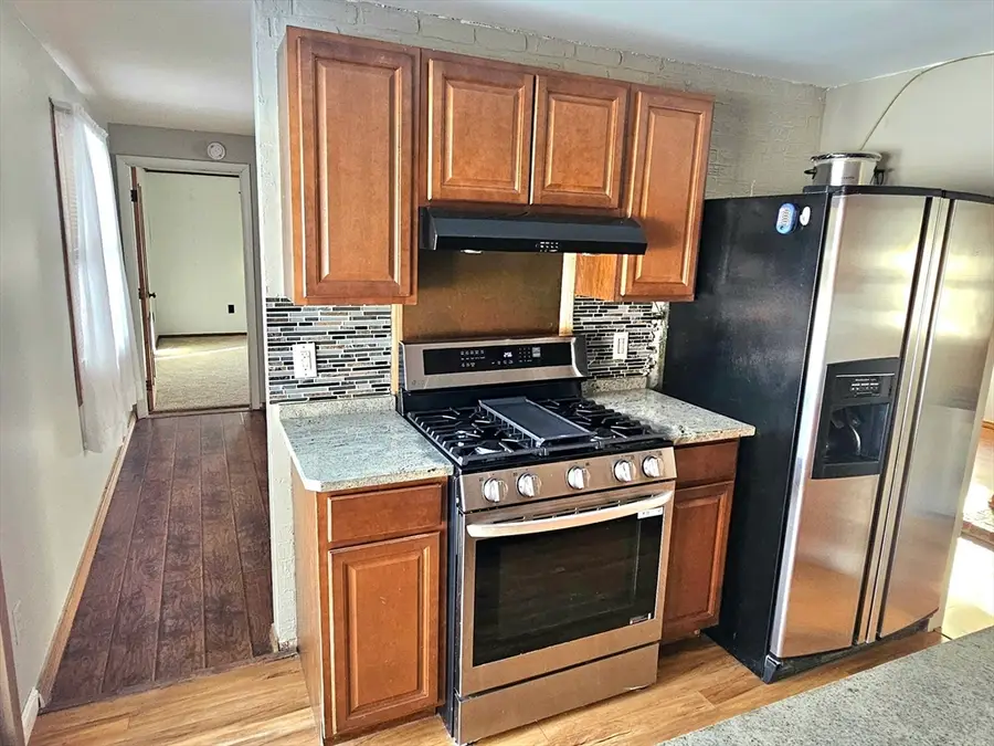 8 Algonquin Dr, Dartmouth, MA 02748 - #3