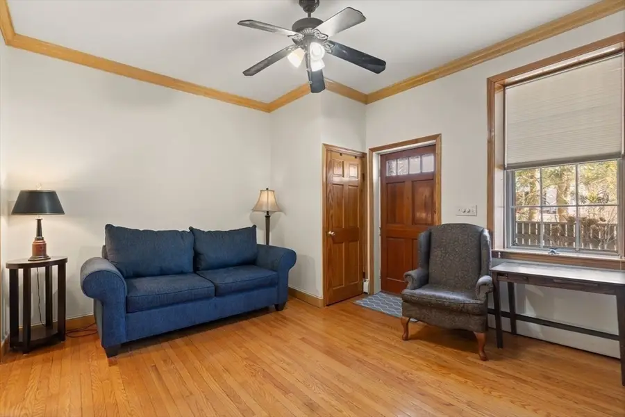 26 Summer St #1, Marblehead, MA 01945 - #3