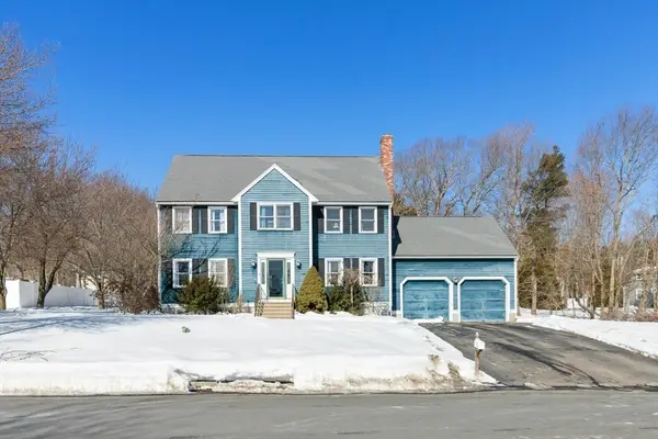1 Maura Elizabeth Ln, Foxboro, MA 02035