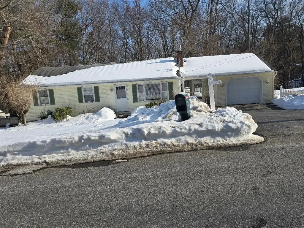 46 Westwood Dr, Sturbridge, MA 01566 - #1