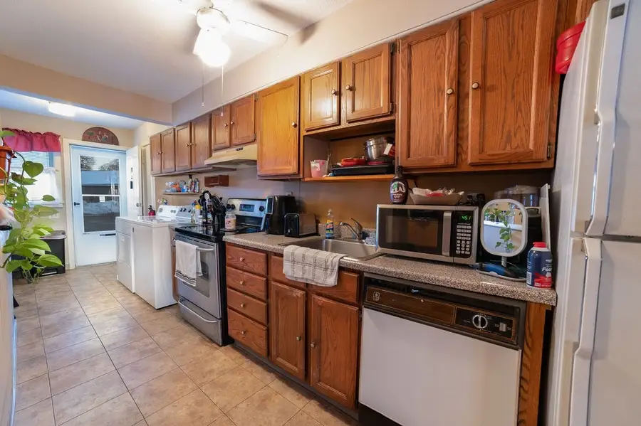 70 Greenwood Ter #70, Chicopee, MA 01022 - #3