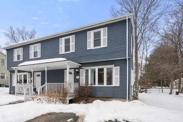 32 Goddard Memorial Dr, Worcester, MA 01603