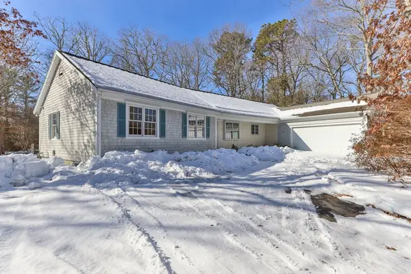 46 Kensington Dr, Sandwich, MA 02563