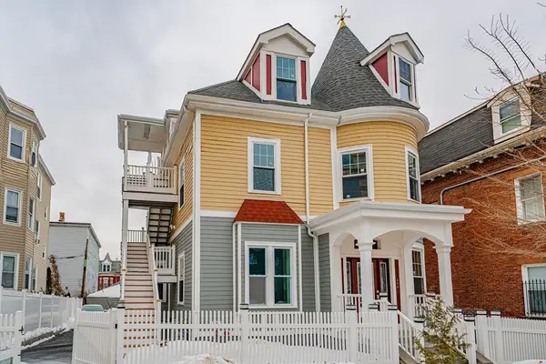 24 Tudor St, Chelsea, MA 02150