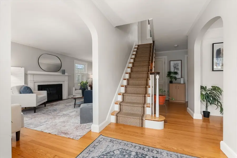 569 Chestnut St, Needham, MA 02492 - #3