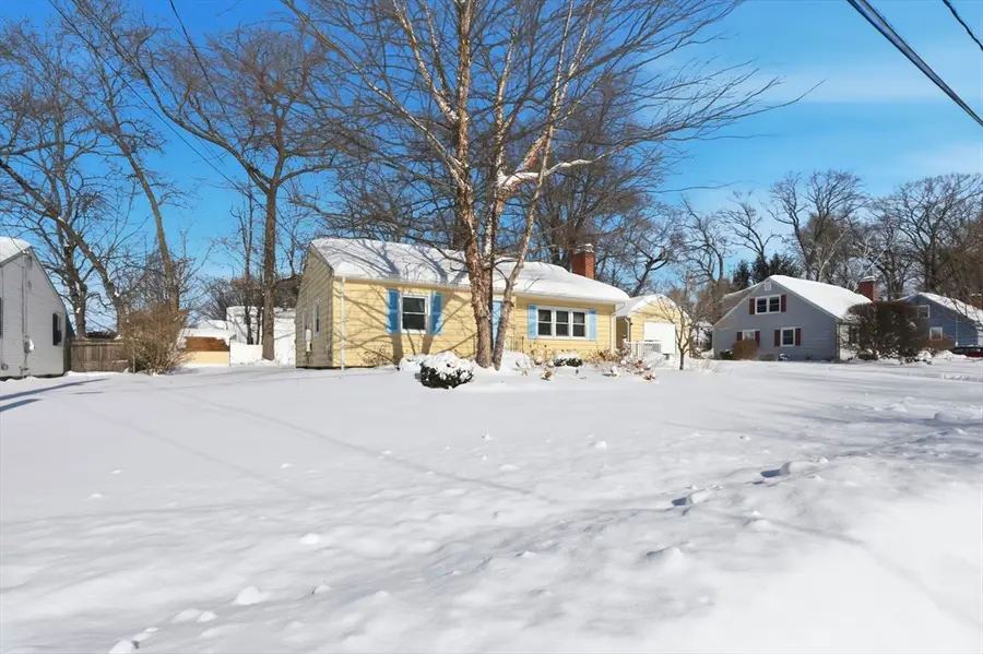 46 Hadley St, Springfield, MA 01118 - #3