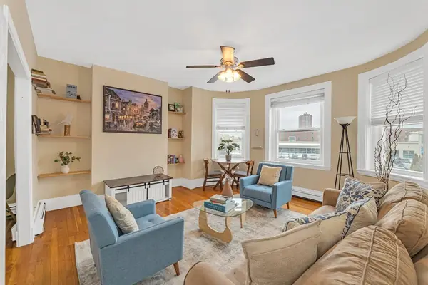 122 Day St #3, Boston, MA 02130