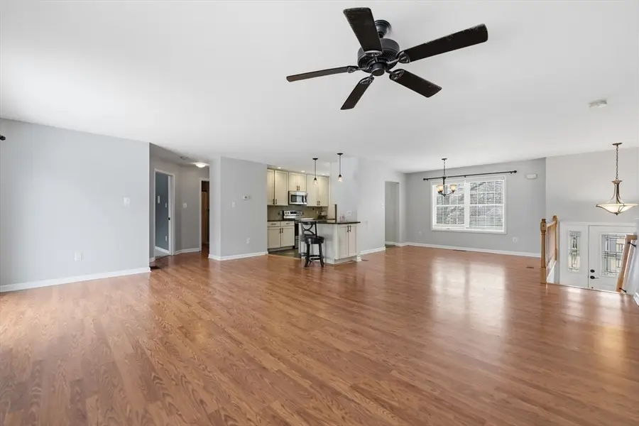 18 Devlin Dr, Chicopee, MA 01020 - #3