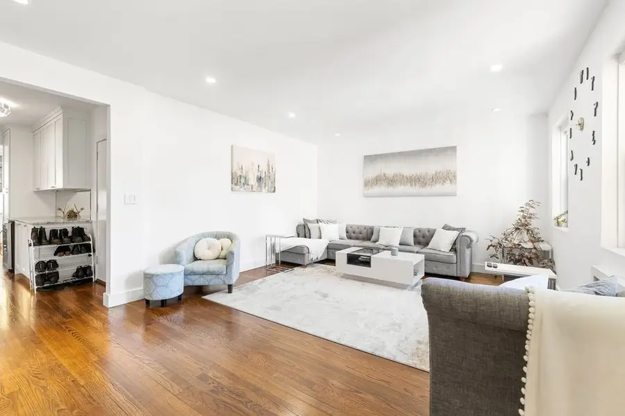 1490 Beacon St #4, Brookline, MA 02446 - #3