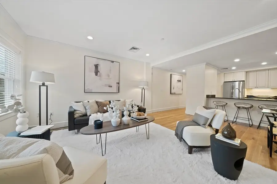 321 Hammond Pond Pkwy #105, Chestnut Hill, MA 02467 - #2