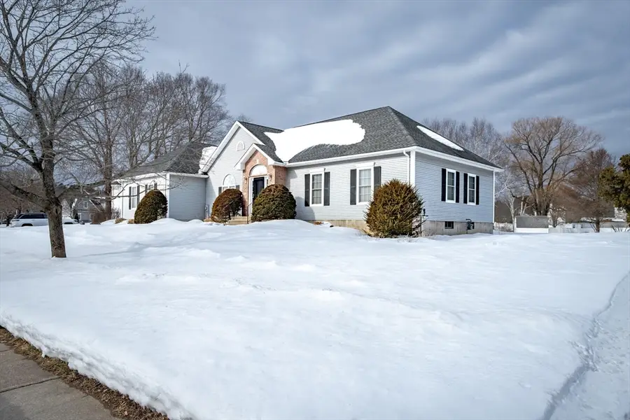 61 Plantation Cir, Westfield, MA 01085 - #2