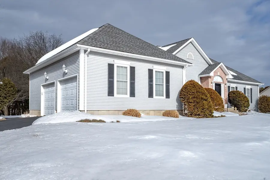 61 Plantation Cir, Westfield, MA 01085 - #3