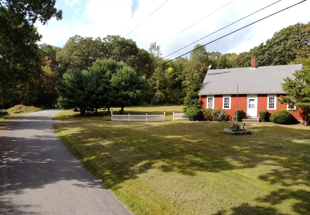 342 Chestnut St, Uxbridge, MA 01569 - #1