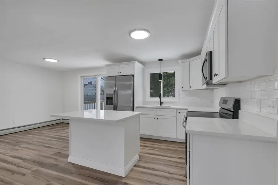 11 Hawthorne Dr, Seekonk, MA 02771 - #3