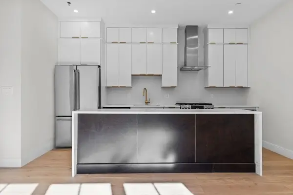 747 Cambridge St #2, Cambridge, MA 02141