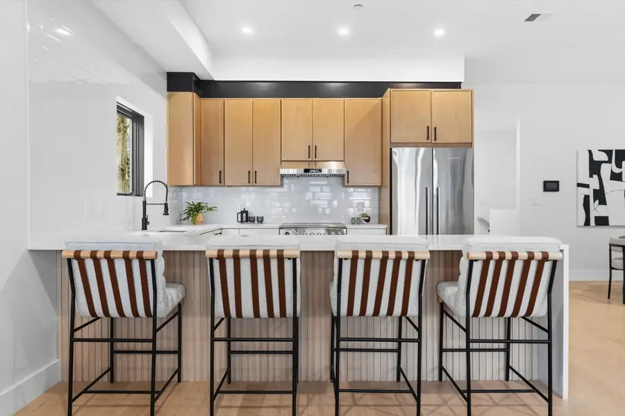 156 Albion St #1, Somerville, MA 02144 - #3