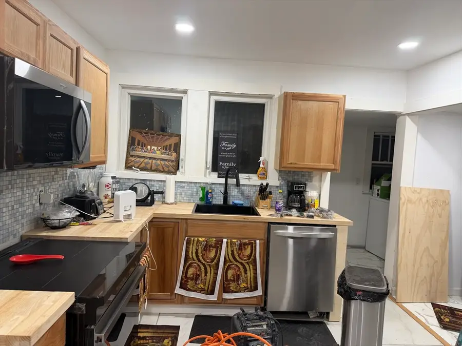 52 Quincy St, Holbrook, MA 02343 - #2