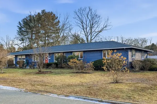 14 Ridgefield Dr, Framingham, MA 01701