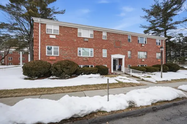 204 Regency Park Dr #204, Agawam, MA 01001