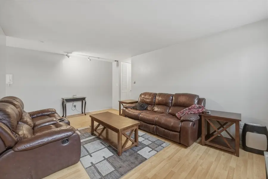 204 Regency Park Dr #204, Agawam, MA 01001 - #3