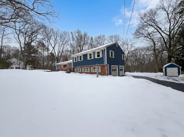 16 Crest Dr, Dover, MA 02030