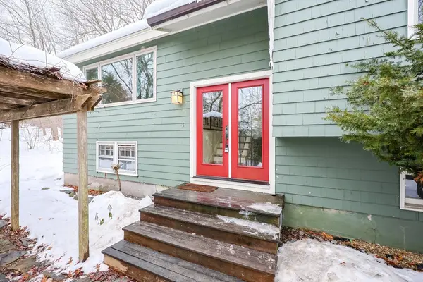 7 Hillcrest Dr, Acton, MA 01720