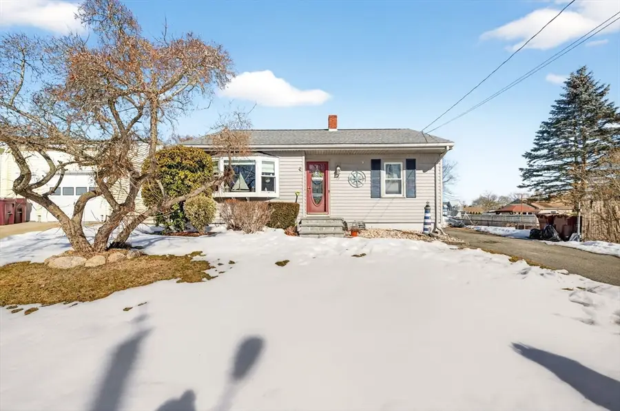 23 Coury Dr, Acushnet, MA 02743 - #3