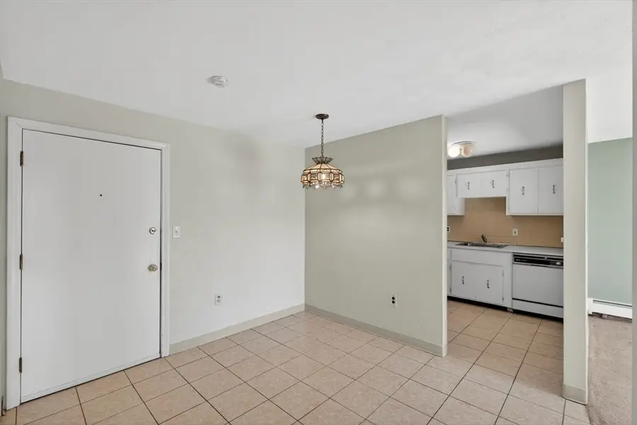 5 Washington St #D4, Reading, MA 01867 - #2