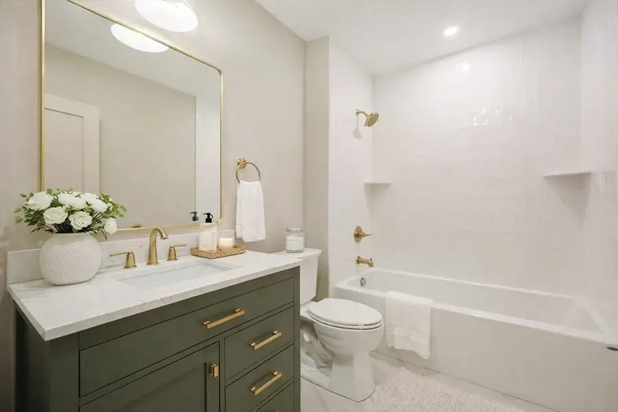 68 Rowe St #2, Boston, MA 02131 - #3