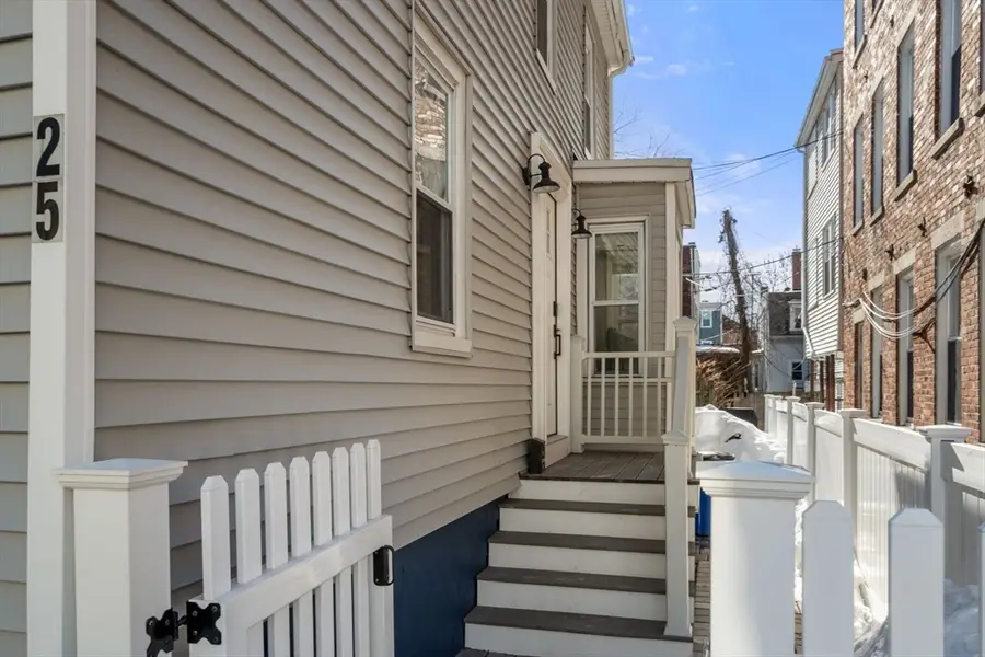 25 Monmouth St #SF, Boston, MA 02128 - #2