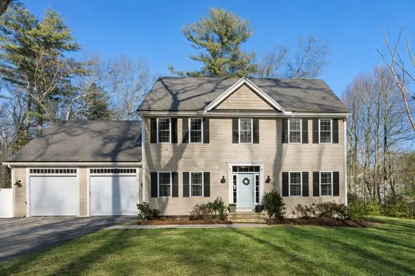 578 Carpenter Rd, Northbridge, MA 01588