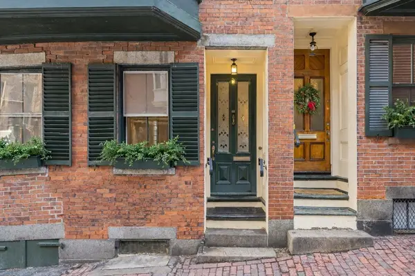 121 Pinckney St, Boston, MA 02114