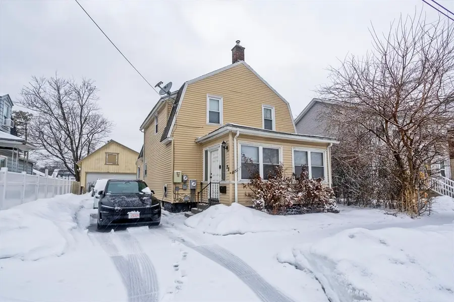 28 Porter St, Springfield, MA 01104 - #3