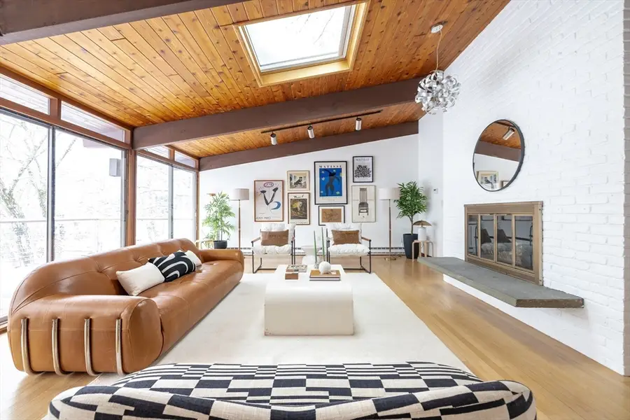 134 Rangeley Rd, Chestnut Hill, MA 02467 - #2