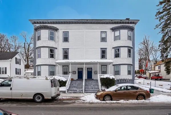 18 Crystal St, Worcester, MA 01603