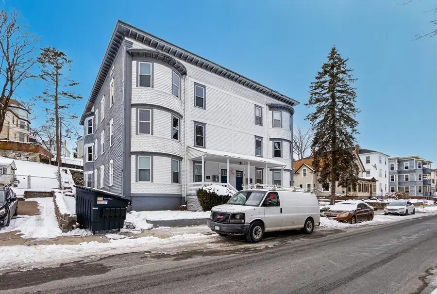 18 Crystal St, Worcester, MA 01603 - #3