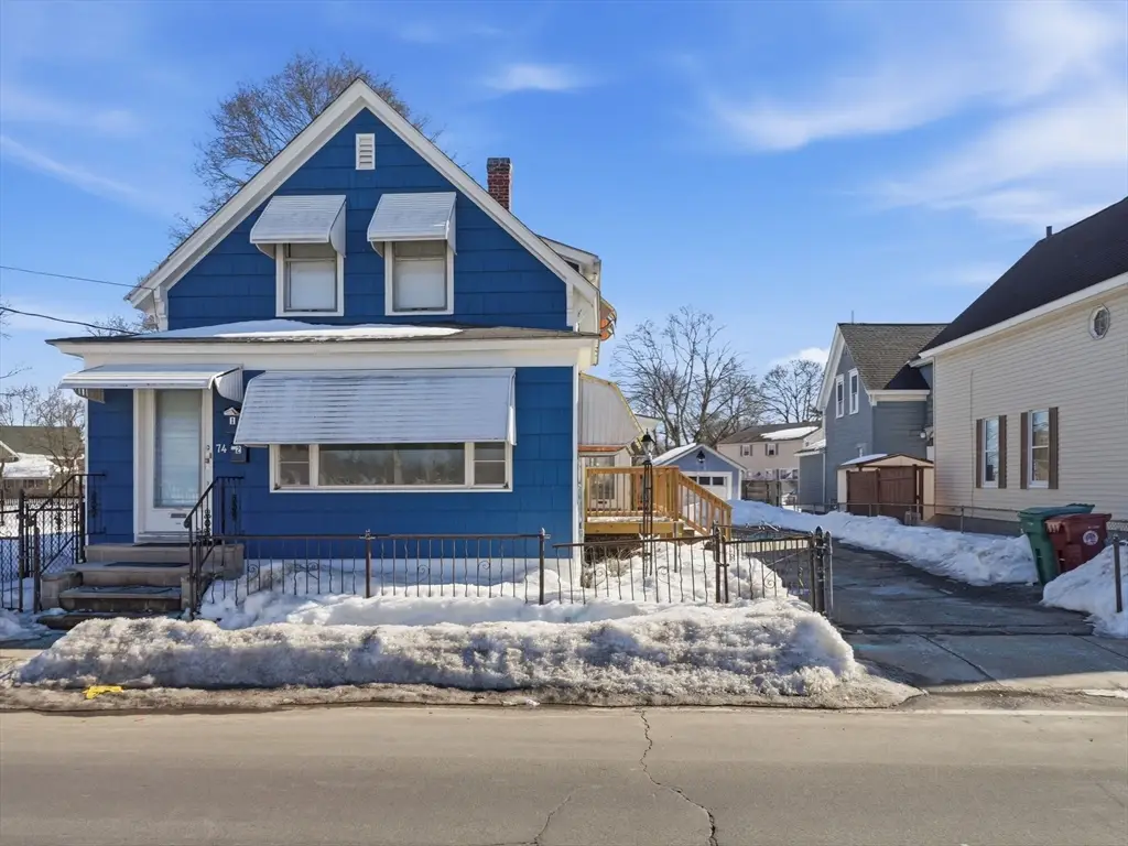 74 Carlisle St, Lowell, MA 01852 - #1