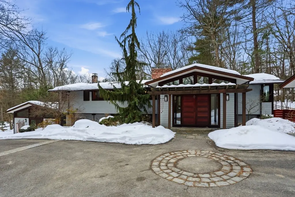 31 Aaron Way, Carlisle, MA 01741 - #1