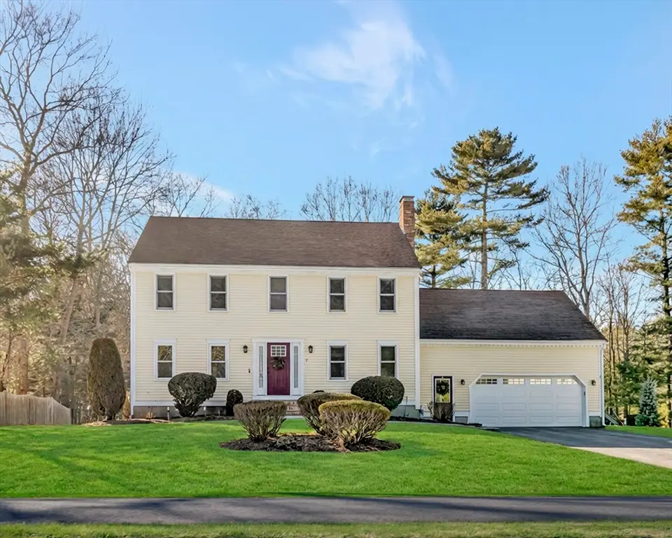 7 Fieldstone Dr, Mansfield, MA 02048 - #1