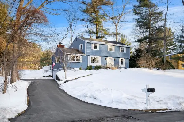 6 Exeter Way, Andover, MA 01810
