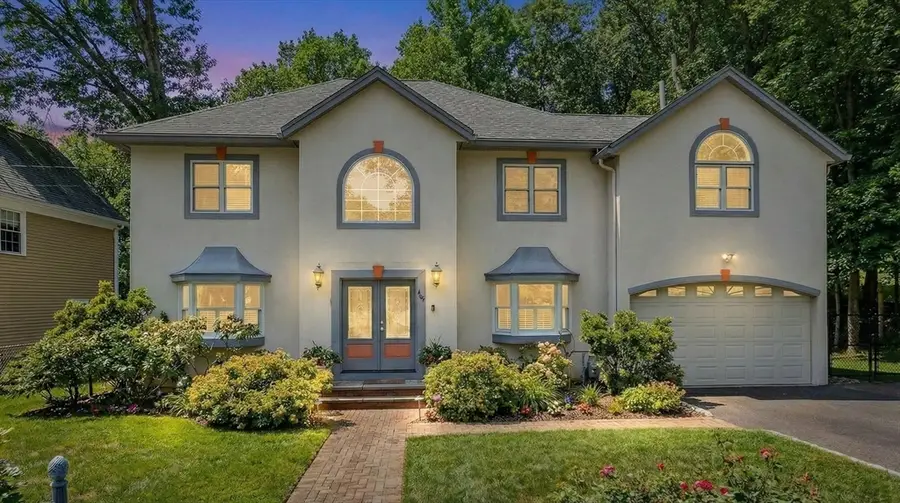 447 Waban Ave, Newton, MA 02468 - #2