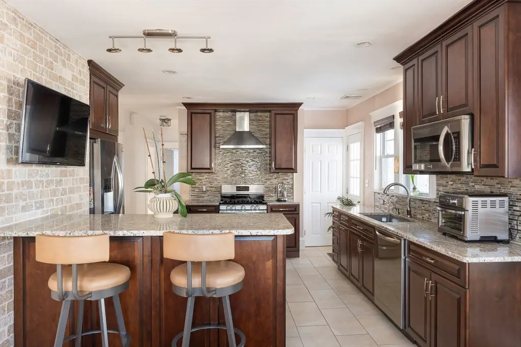 305 Webster St. #2, Newton, MA 02466 - #1