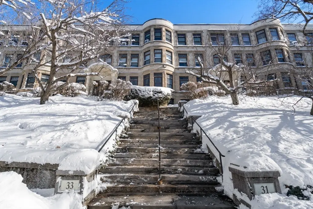 33 Westbourne Ter #4, Brookline, MA 02446 - #1