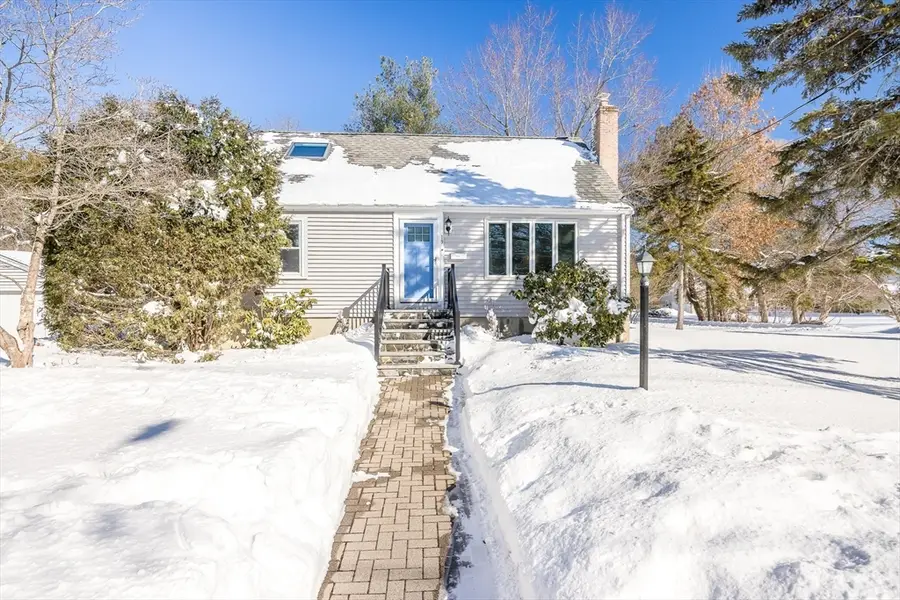 19 Pleasant St, North Reading, MA 01864 - #3