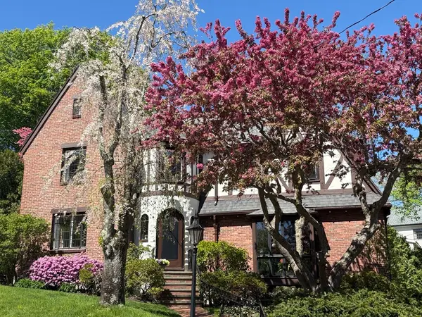 27 Stella Road, Belmont, MA 02478